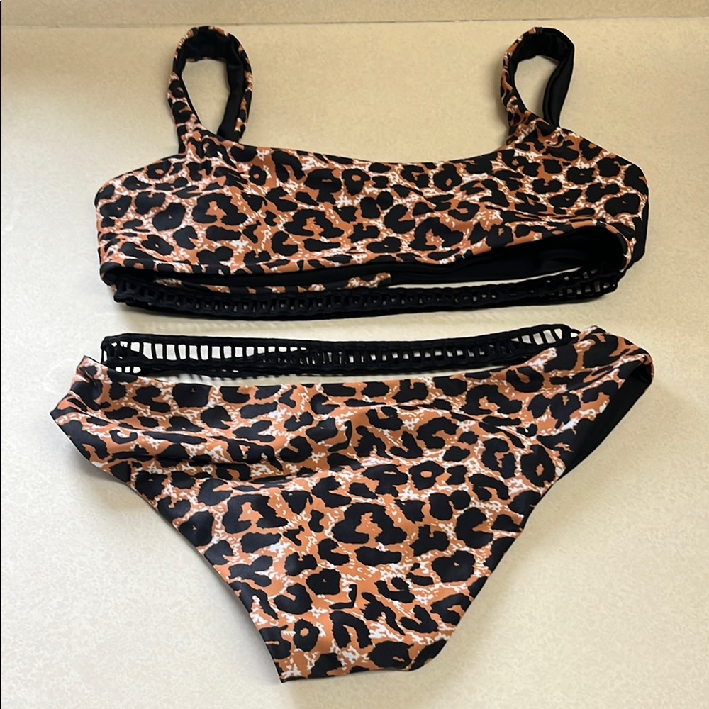 SHEIN Black and Leopard Print Bikini - Picture 3 of 3